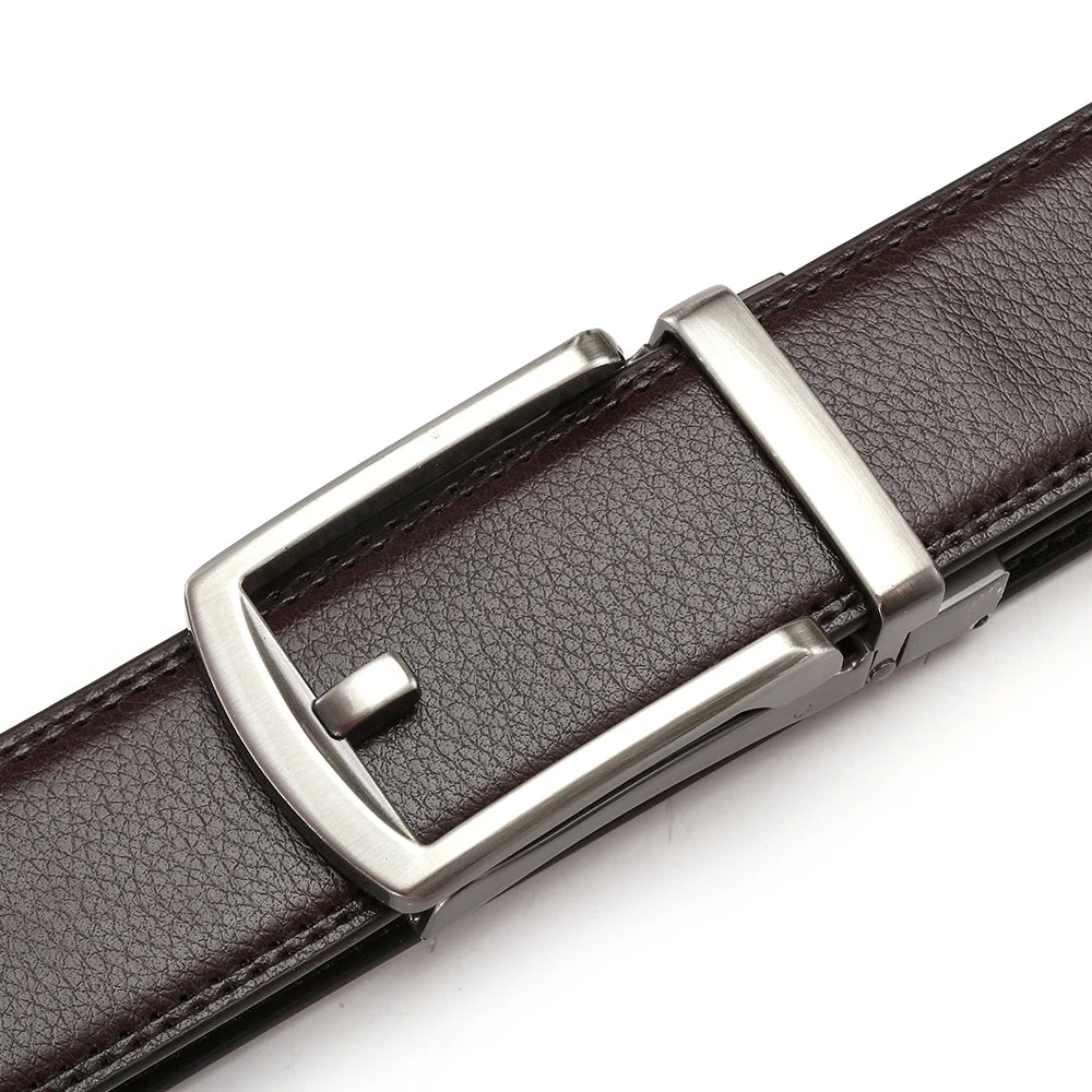 Hulløst skinnbelte med spenne i gull eller sølv